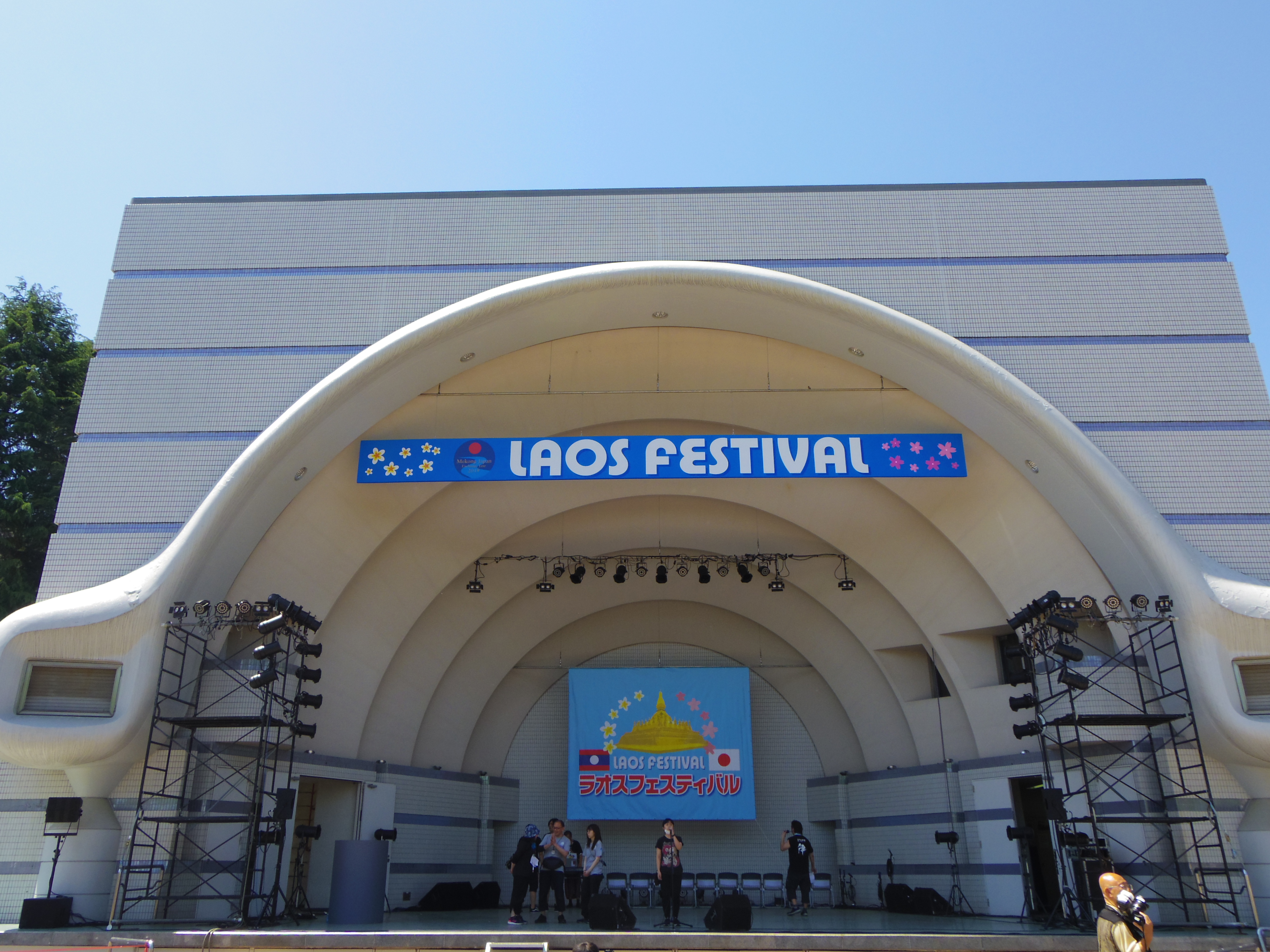 ラオス アーチ型建築